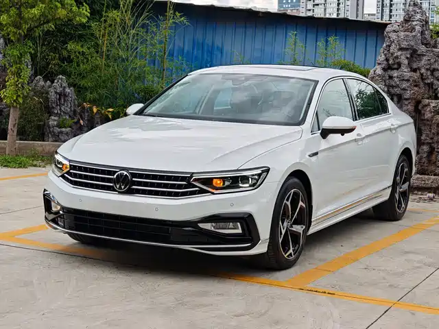 Volkswagen Magotan 2023 2 Million Units Commemorative Edition 280TSI DSG Comfort