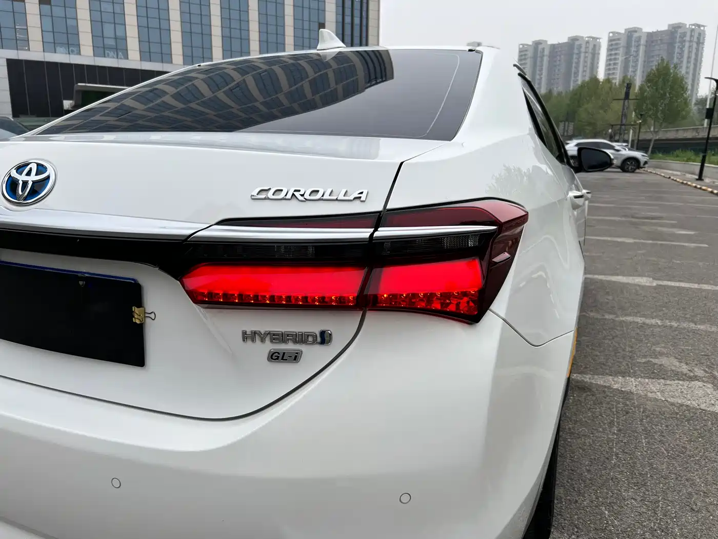 Toyota Corolla 2018 Hybrid 1.8L E-CVT Smart Edition фото 7