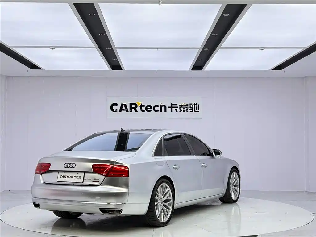 Audi A8 2011 A8L W12 6.3 FSI quattro фото 5