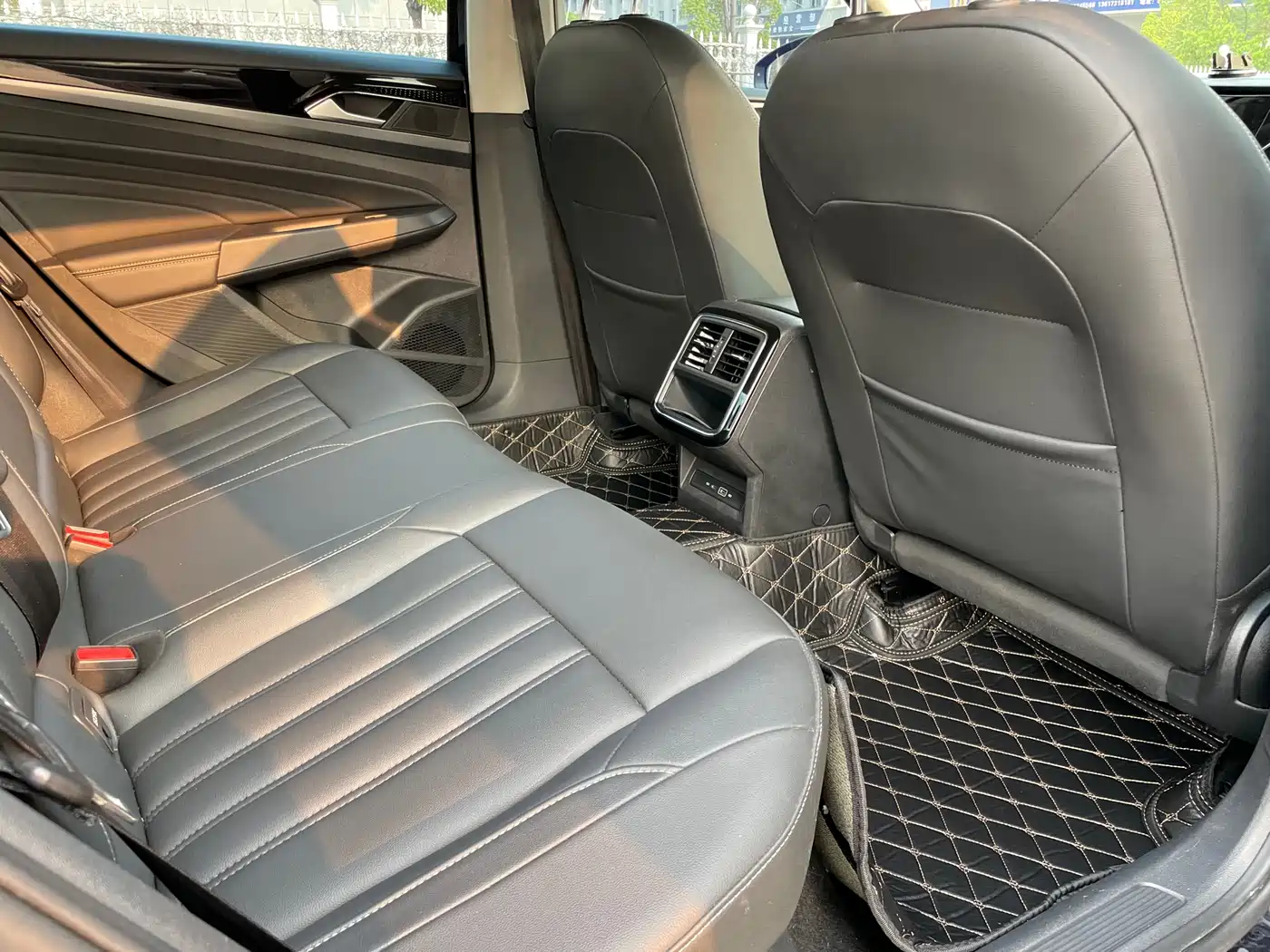 Volkswagen Passat 2023 280TSI Elite Edition фото 13