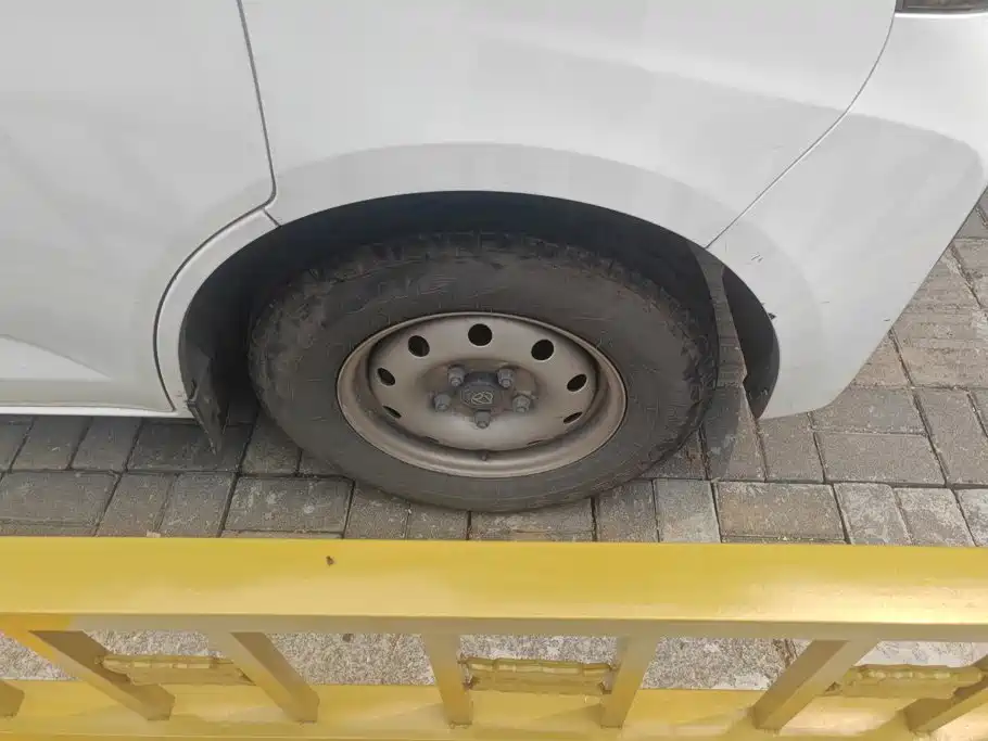 Changan Kaicheng Changan Ruixing EM80 2025 2025 Model Passenger Version Comfort Type 6-seater 300km Tailgate