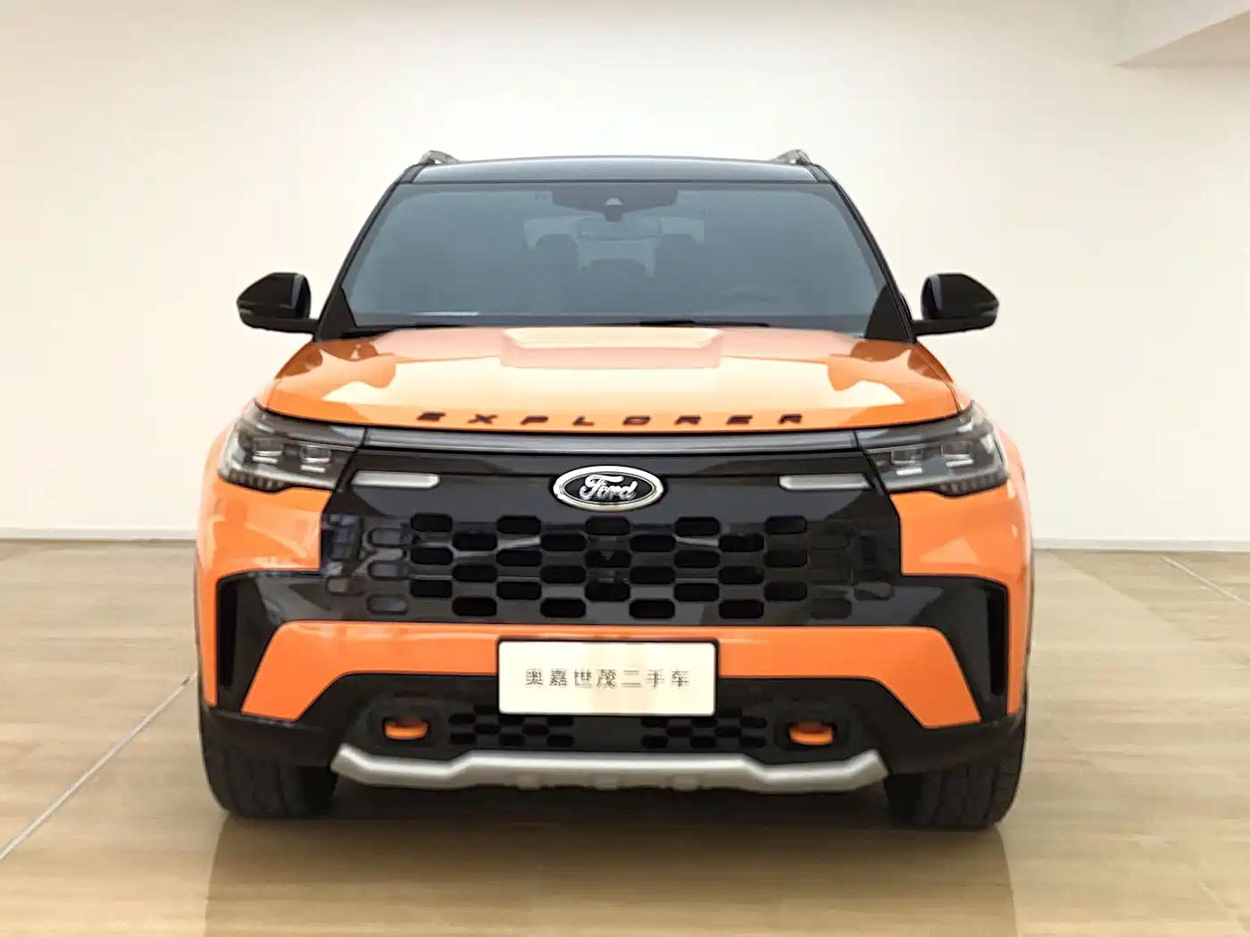 Фото 2 - Ford Explorer