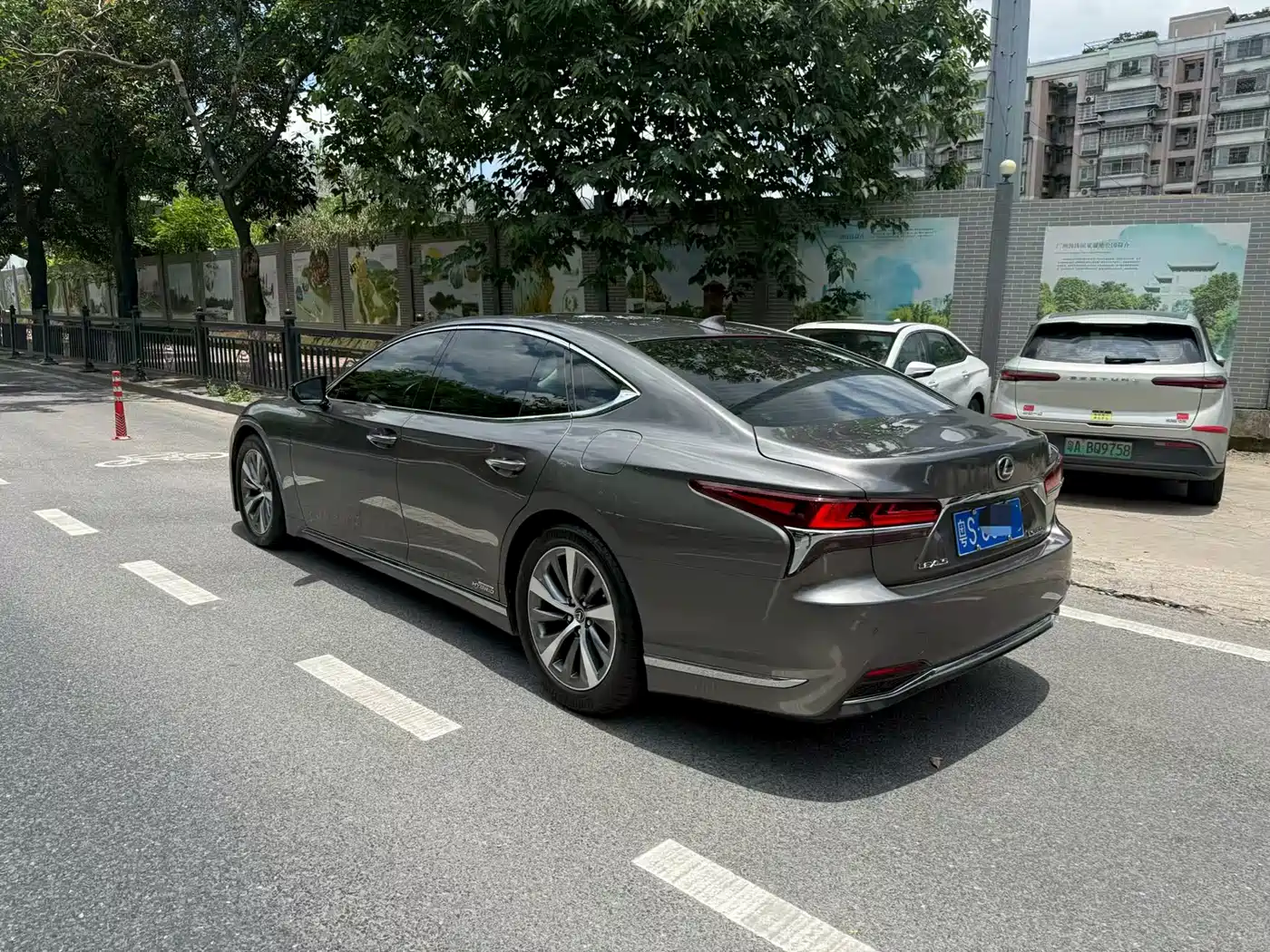LEXUS LS