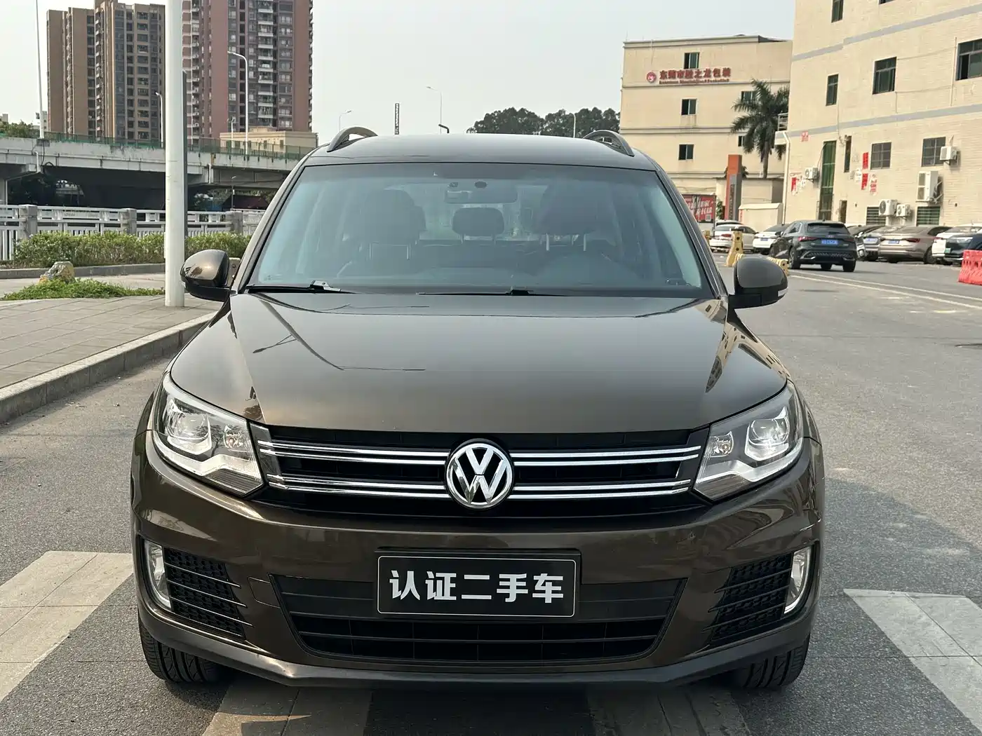 Volkswagen Tiguan 2015 1.8TSI Automatic 2WD Trendline фото 2