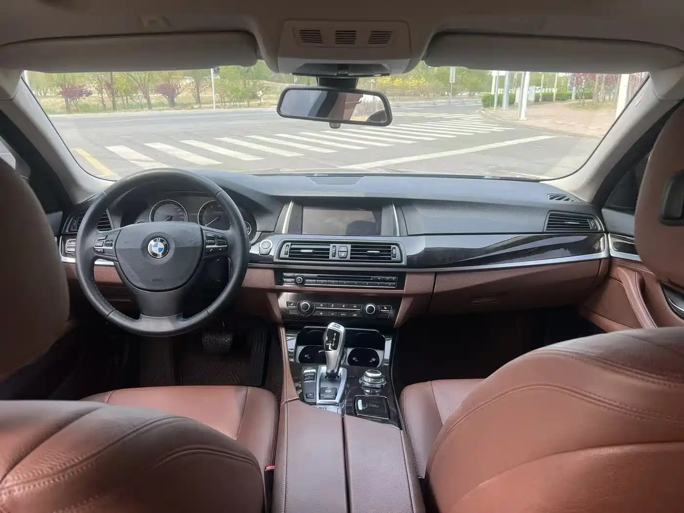 BMW 5 Series 2013 525Li Leadership фото 10