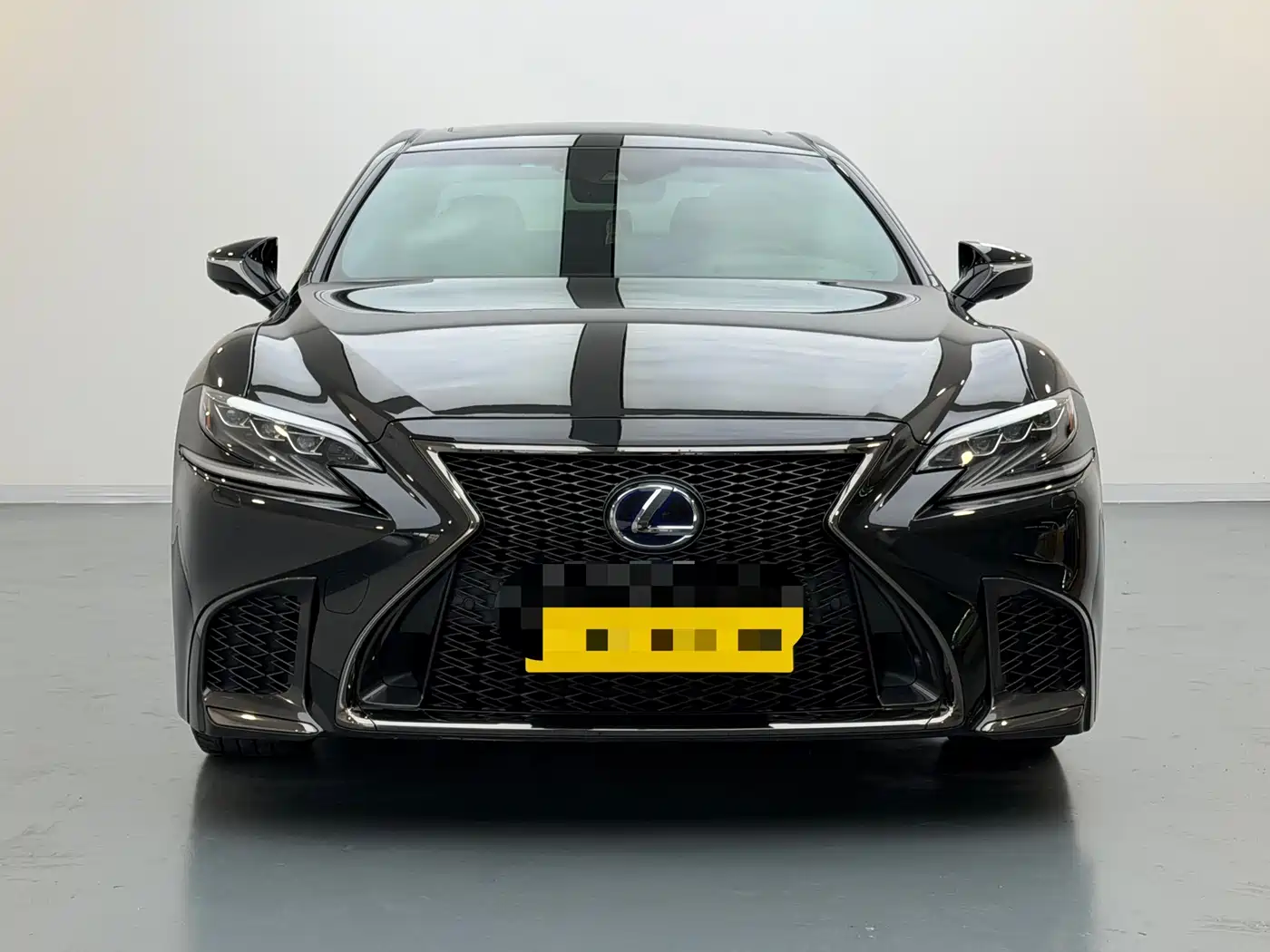 Lexus LS 2018 500h F SPORT China V фото 2