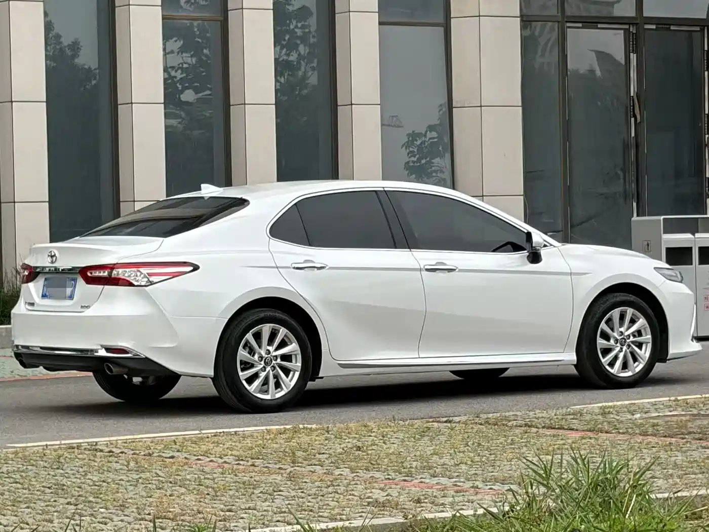 Toyota Camry 2023 2.0G Luxury Edition фото 4