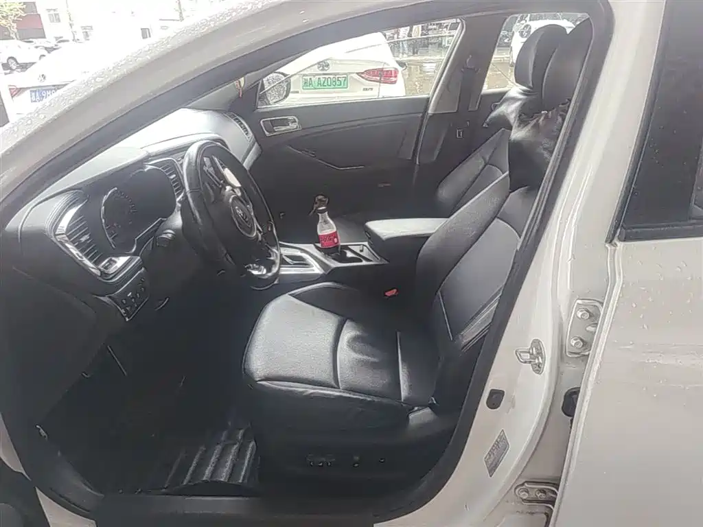 Kia K5 2015 2.0L Automatic LUX фото 15