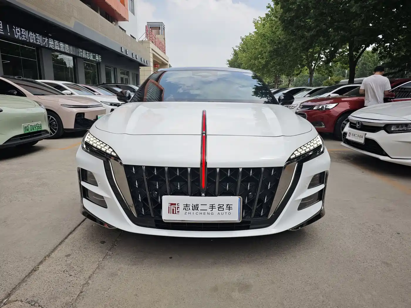 Hongqi H6 2024 Model 2.0T Fashion Edition фото 2