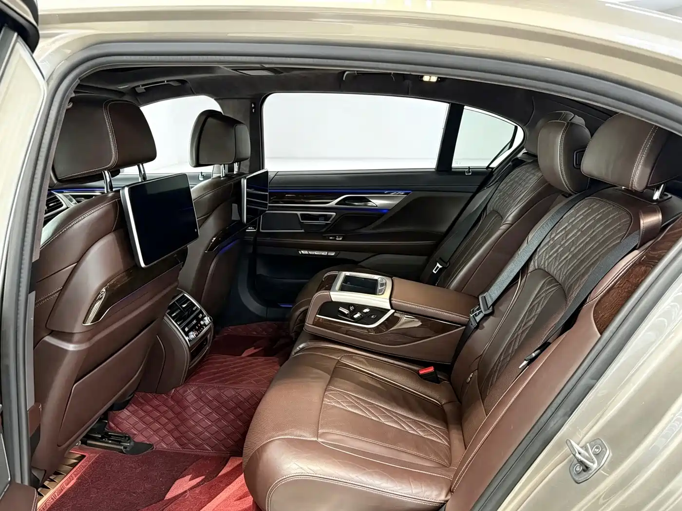 Photo 7 - BMW 7 Series