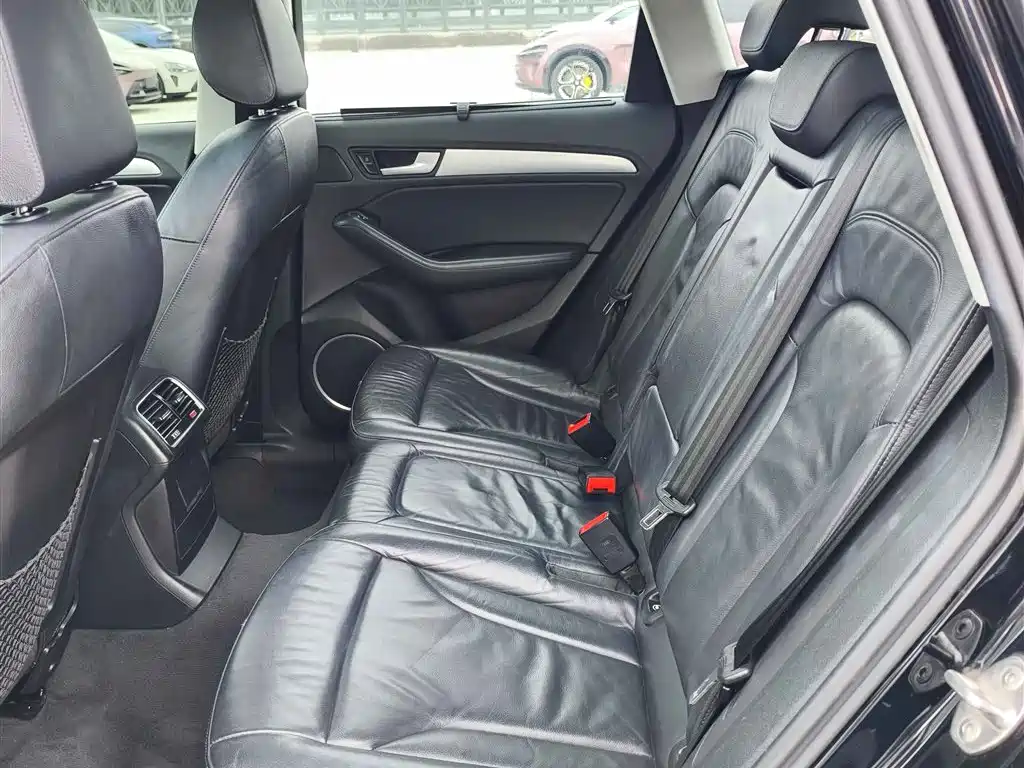 Audi Q5 (Import) 2013 45 TFSI quattro Sport фото 10
