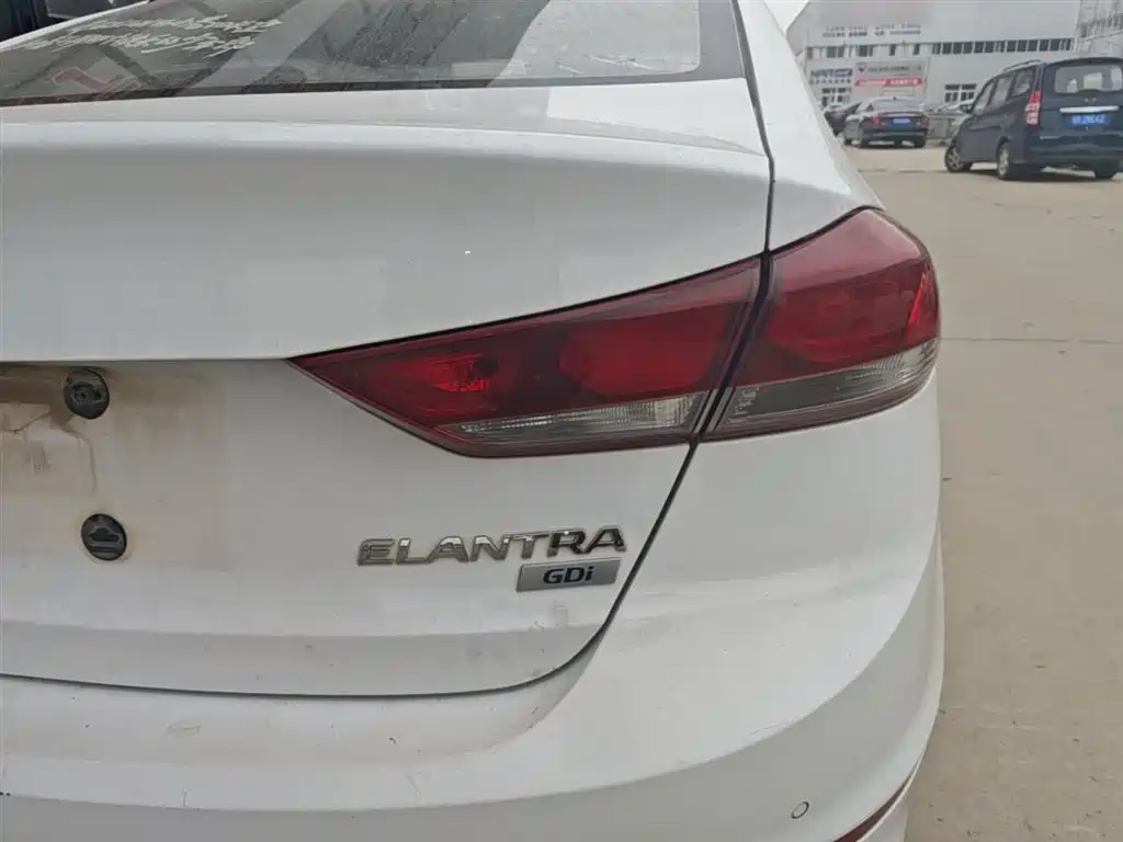 Hyundai Elantra 2016 Model 1.6L Automatic Smart Elite фото 8