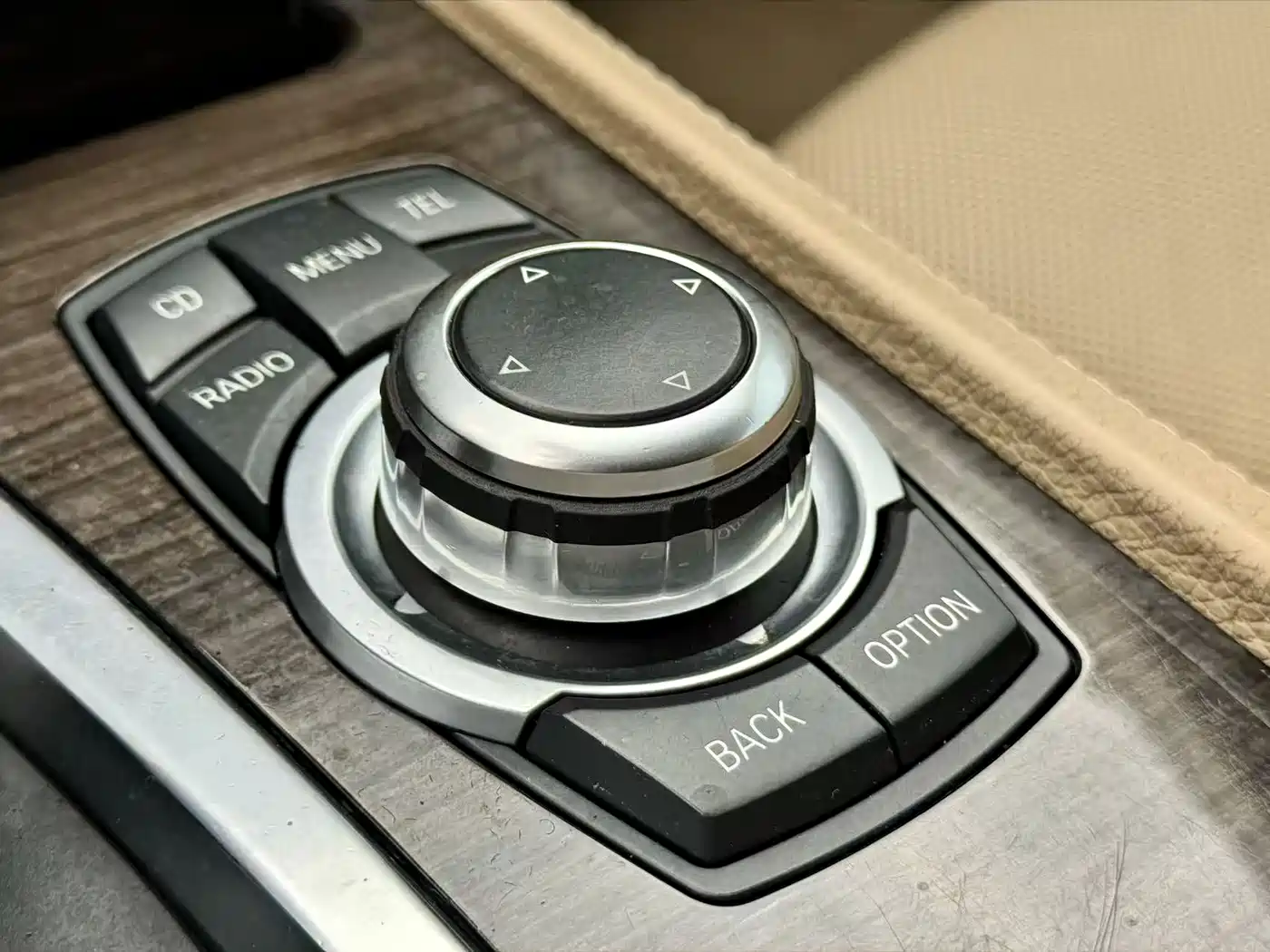 BMW 7 Series 2009 Model 740Li Leading Edition фото 16