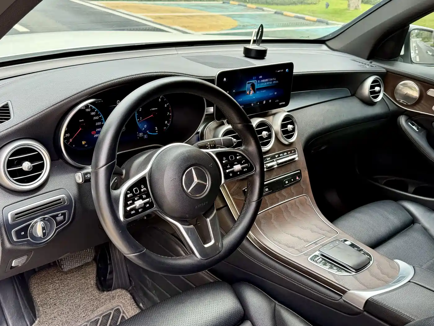 Mercedes-Benz GLC 2020 GLC 260 L 4MATIC Luxury фото 11
