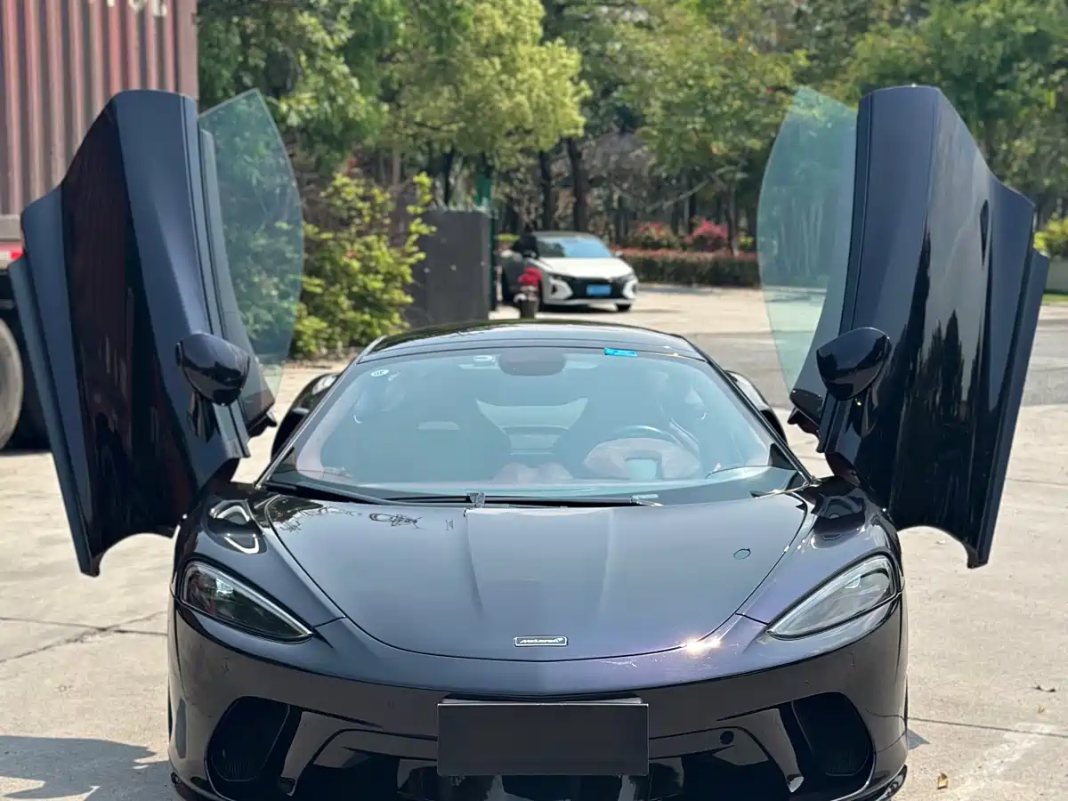 MCLAREN GT