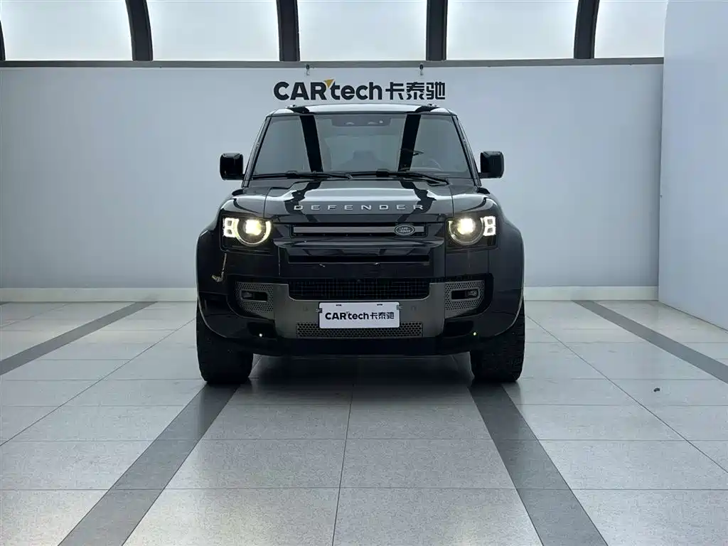 Land Rover Defender 2024 110 3.0T P400 X-DYNAMIC HSE фото 2