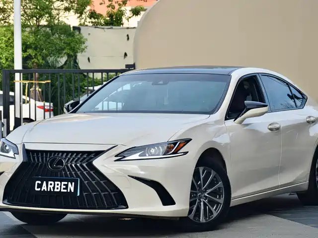 Lexus ES 2024