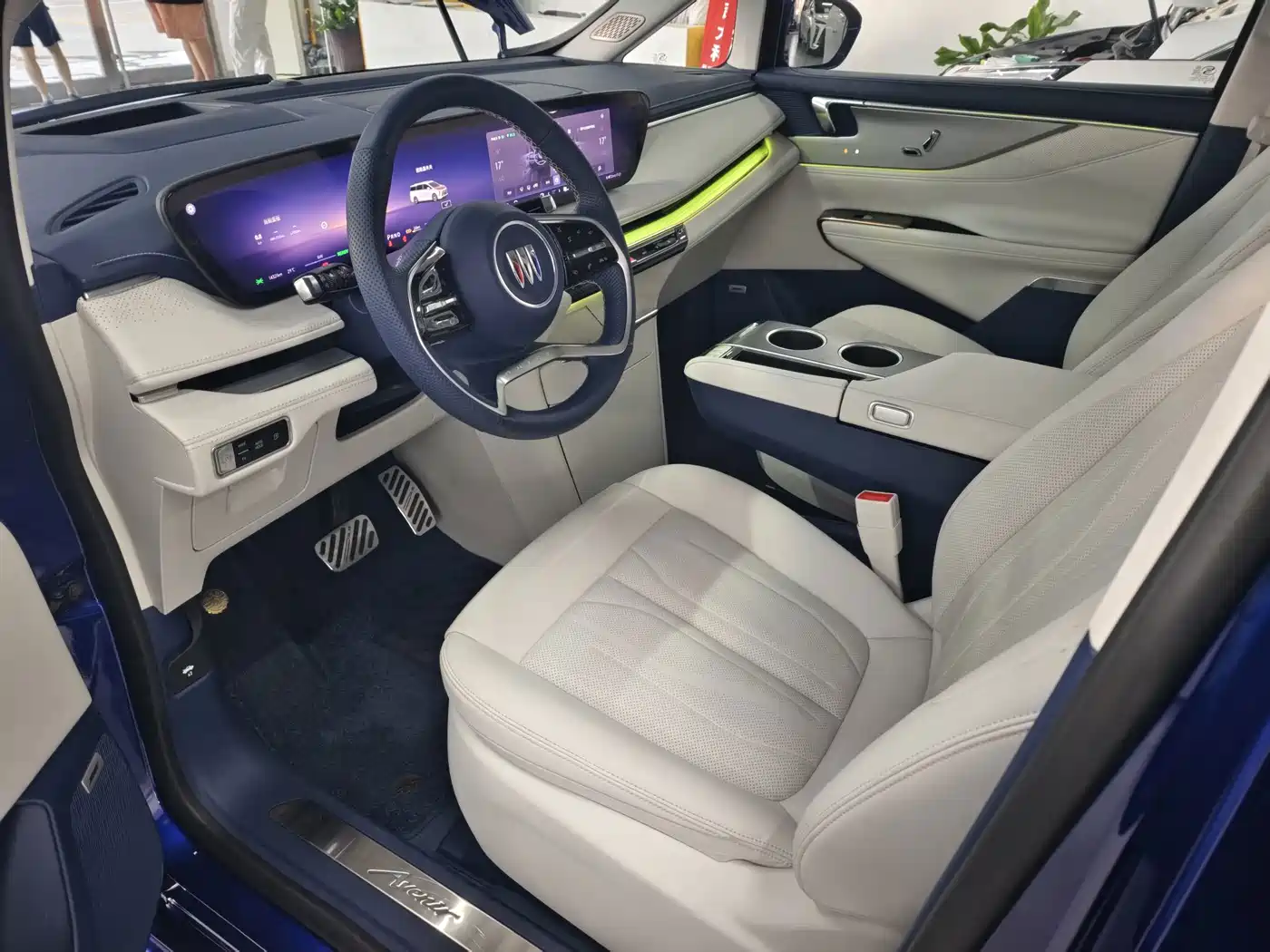 Buick GL8 New Energy 2024 2024 Land Honor Luxury Edition 6-Seater