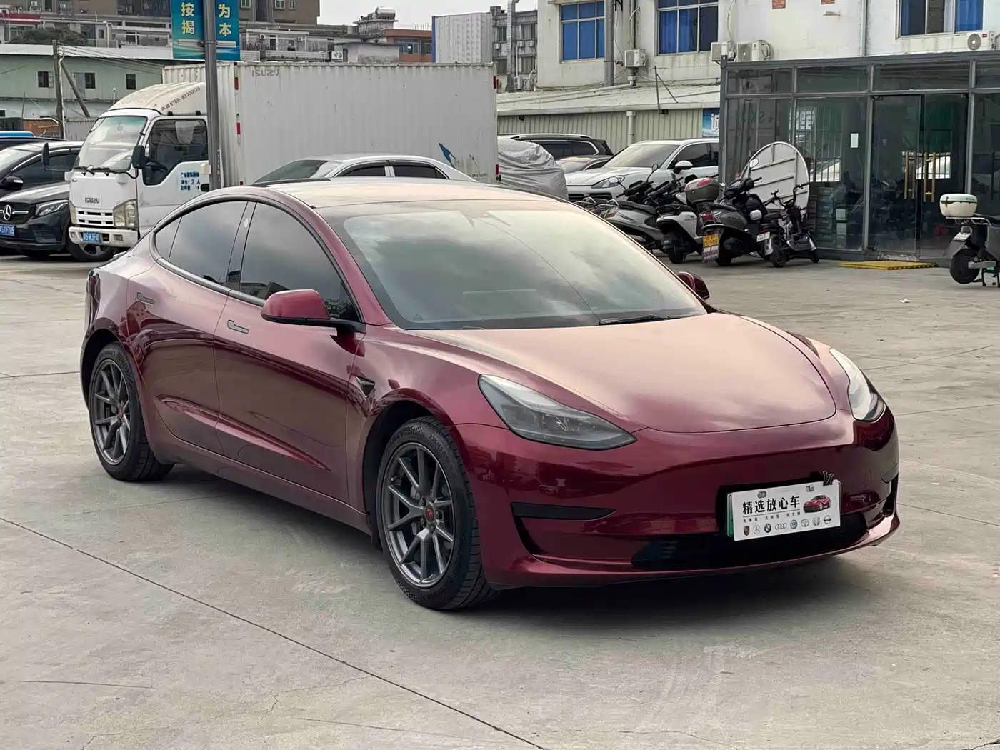 TESLA MODEL 3
