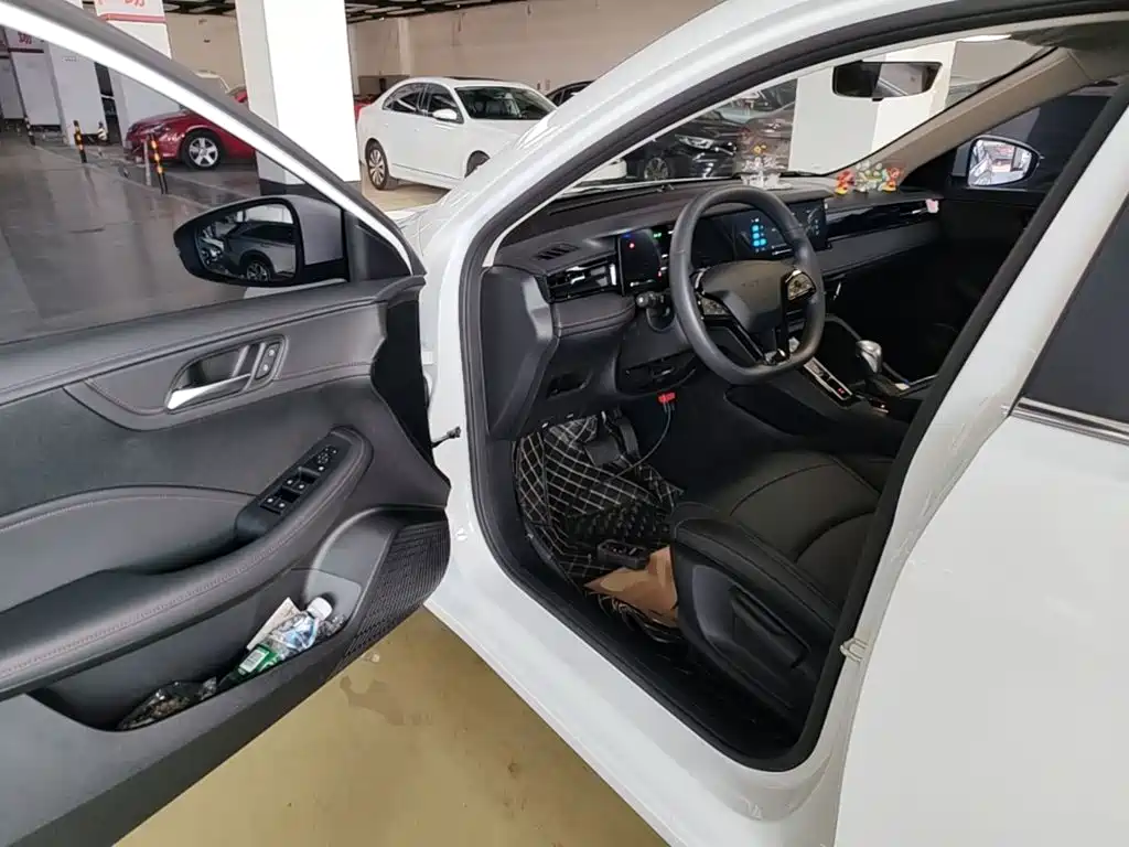 Roewe i5 2025 2026 1.5L CVT Luxury