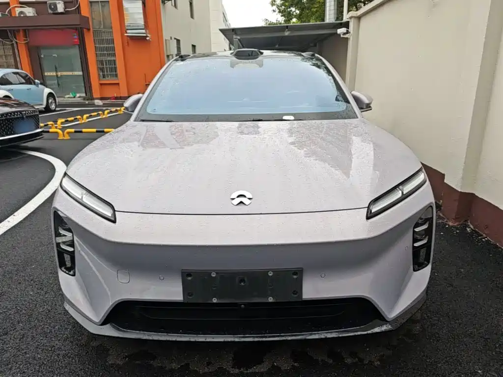 2025 NIO ET5