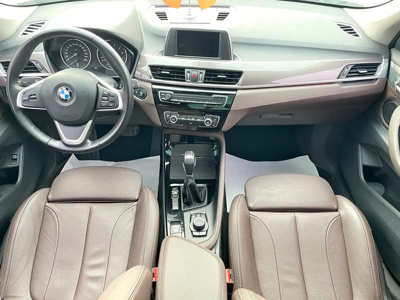 BMW X1 2018 sDrive18Li Premium Model фото 7