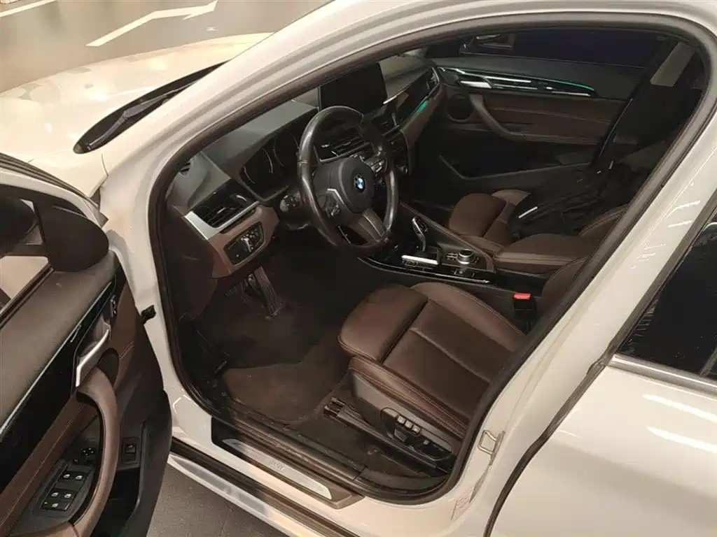 BMW X1 2020 sDrive20Li Premium Edition фото 23
