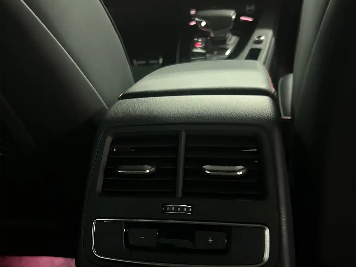 Audi A4L 2025 2 Million Celebration Edition 40 TFSI Fashion Dynamic фото 20