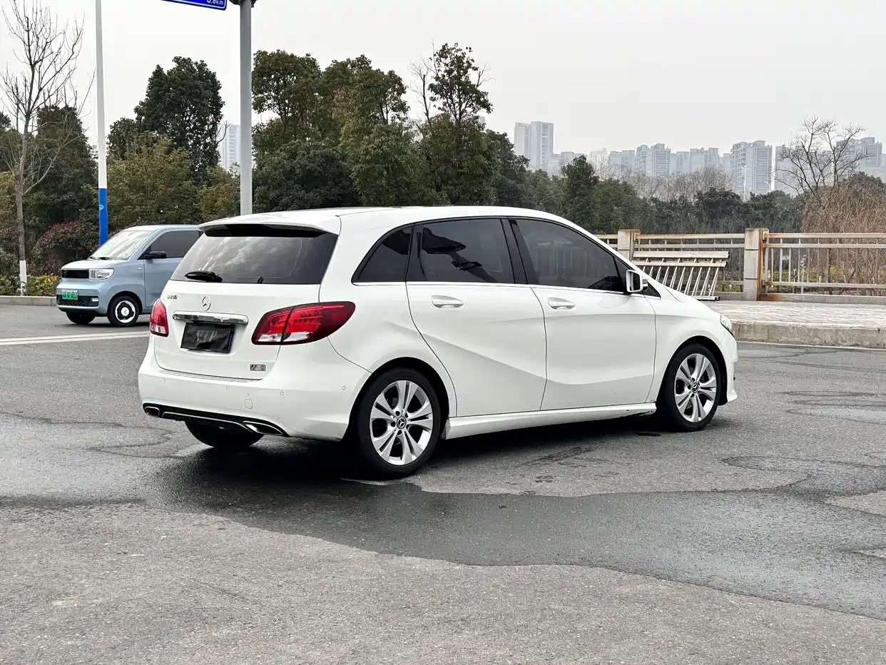Mercedes-Benz B-Class 2017 B 200 Dynamic фото 21