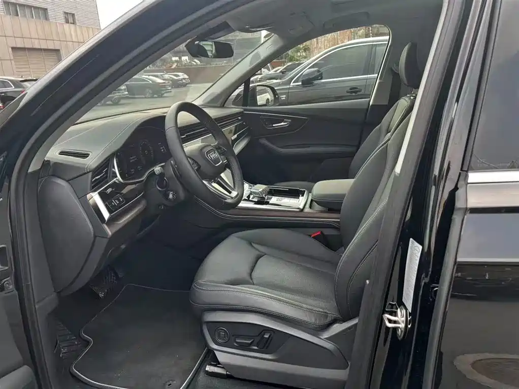 Audi Q7 2025 55 TFSI quattro S line Sport фото 14