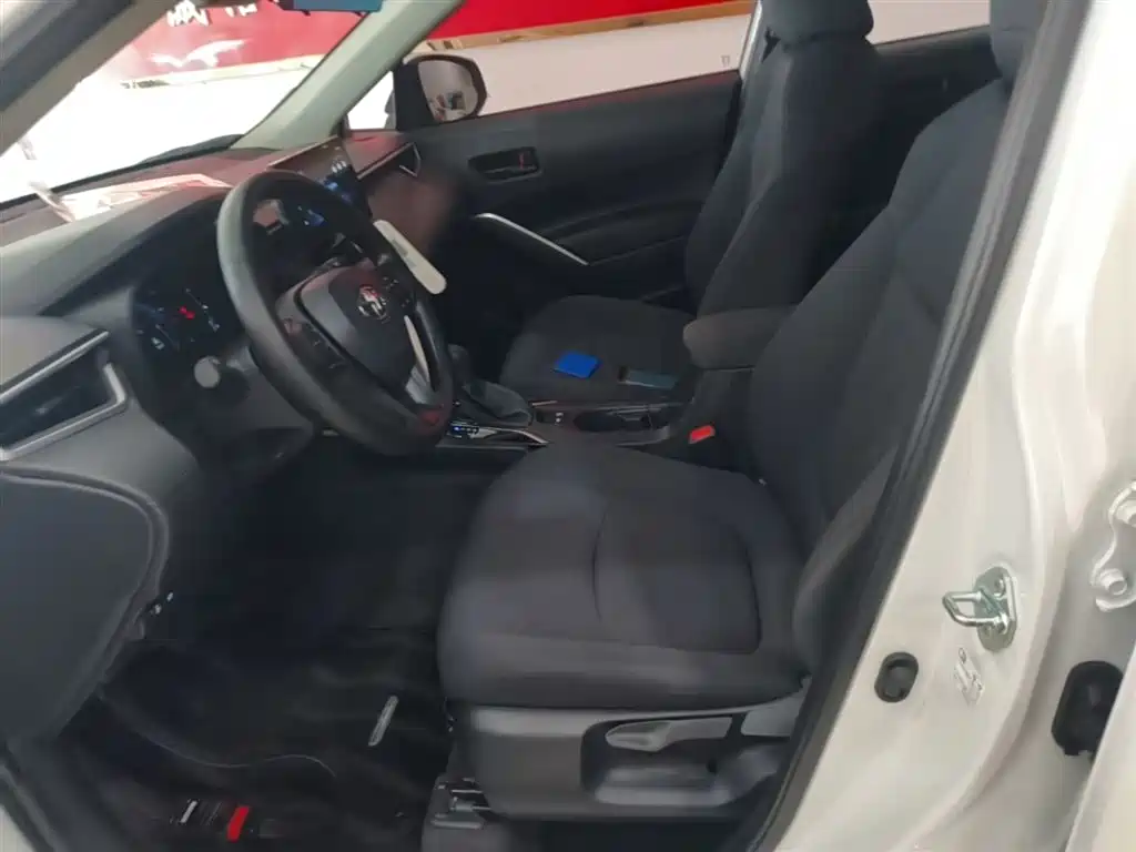 Toyota Corolla Cross 2023 2.0L Pioneer Edition фото 15