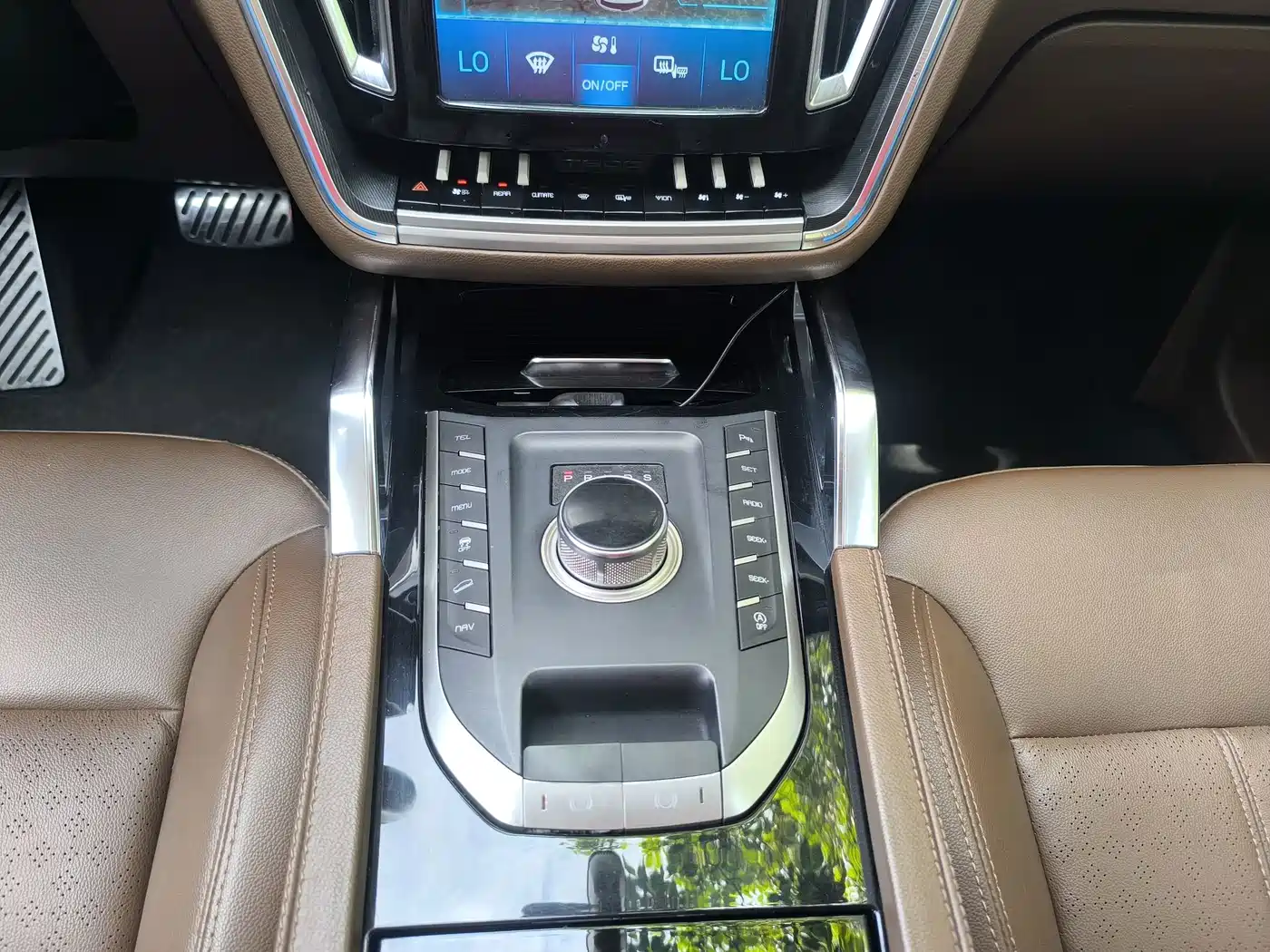 Zotye T800 2019 2018 2.0T Automatic Premium Smart Connection 7-seater