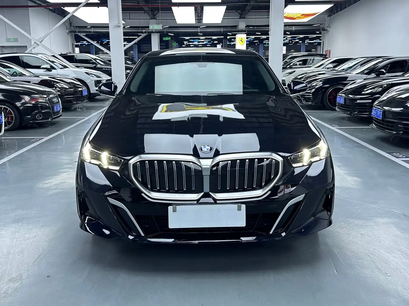 BMW 5 Series 2024 530Li Premium M Sport Package фото 4