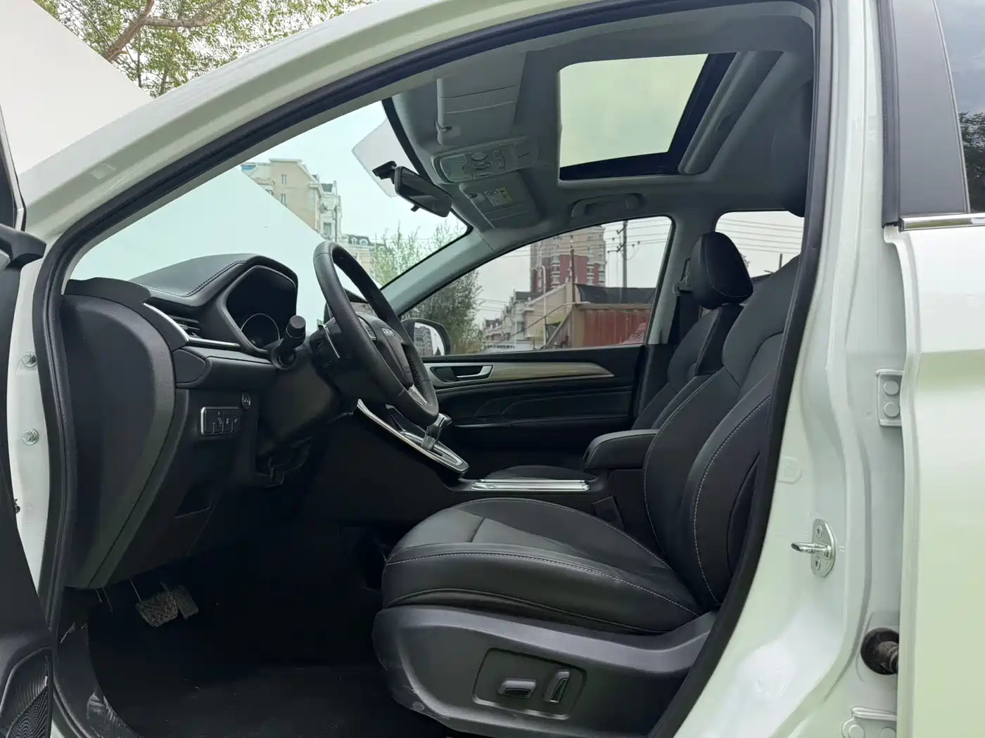 Haval M6 2021 PLUS 1.5T DCT Luxury Smart Connect фото 4