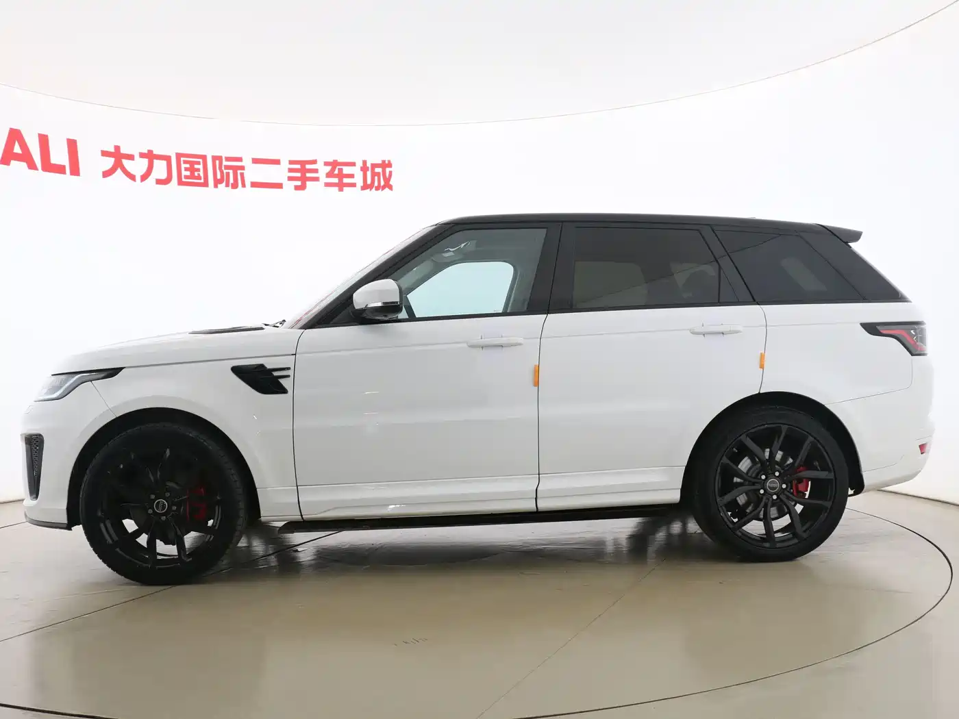 Land Rover Range Rover Sport 2017 3.0 SC V6 SE фото 18