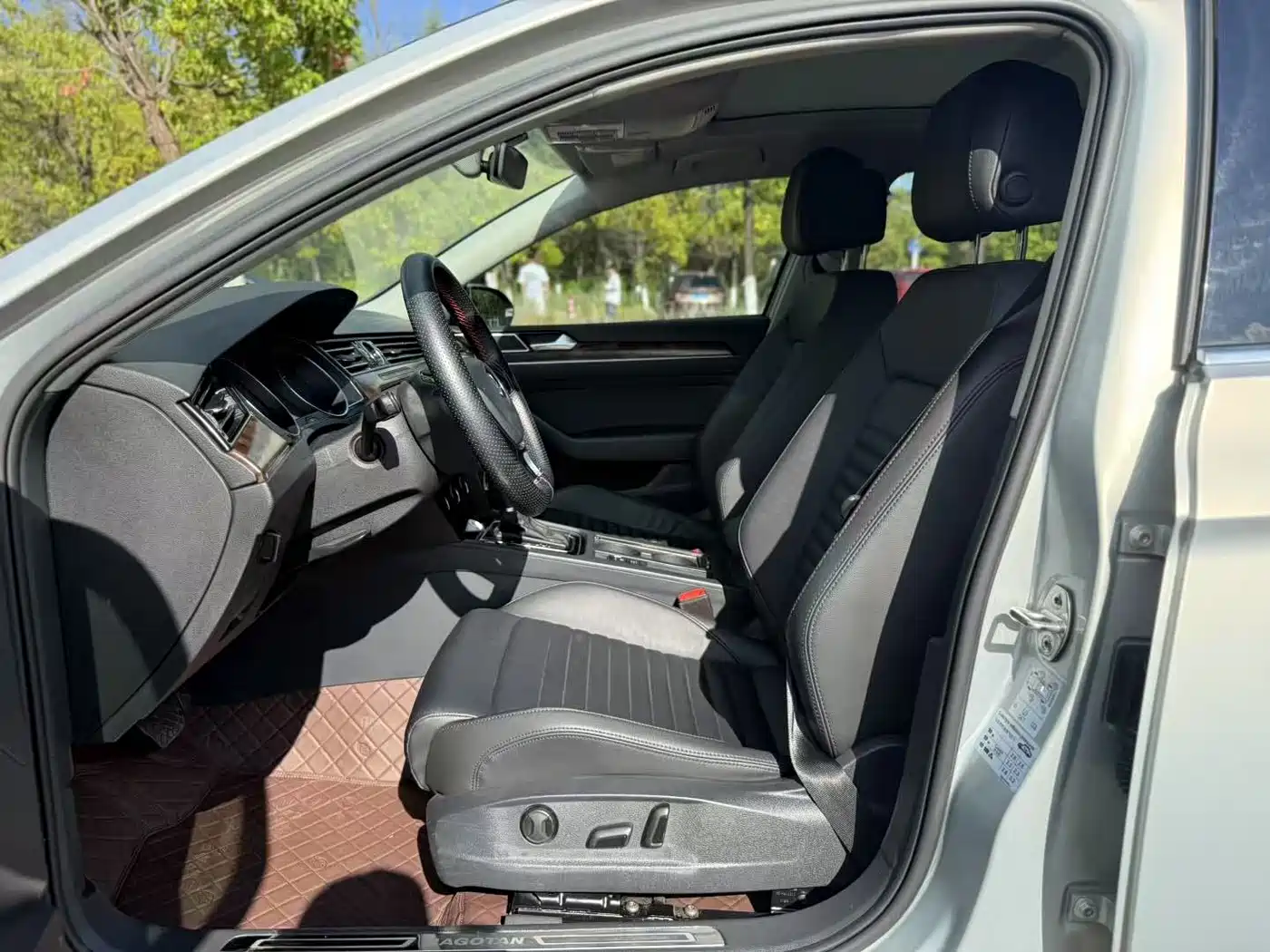 Volkswagen Magotan 2017 330TSI DSG Luxury фото 7
