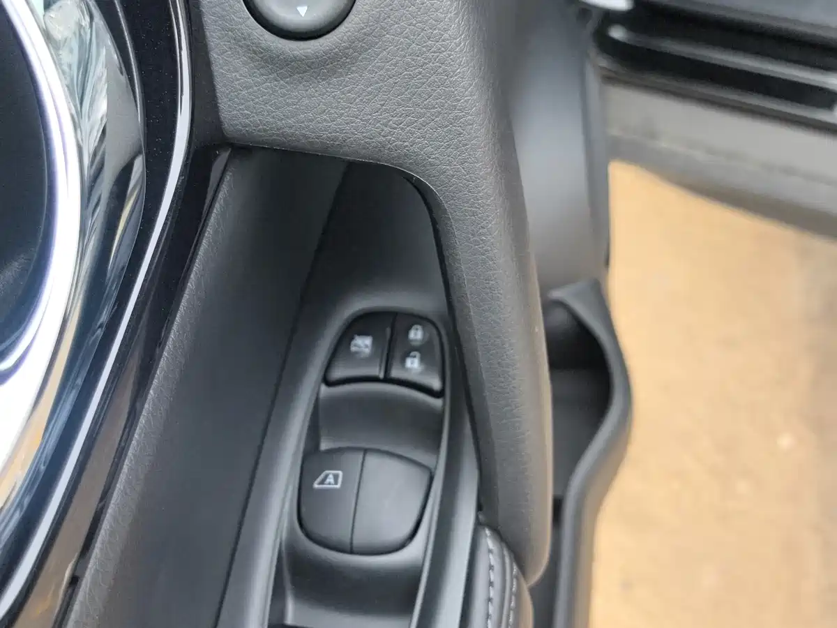 Nissan X-Trail 2026 2025 Honor 2.0L 2WD Leading Edition