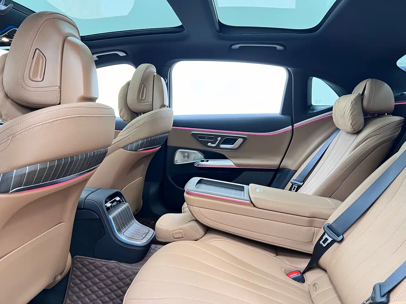 Mercedes-Benz E-Class 2024 Model E 300 L Luxury фото 14