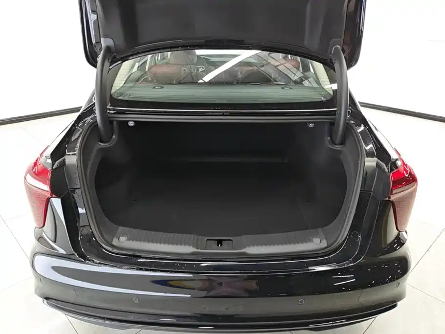 Hongqi H5 PHEV 2026 2025 130 Super Hybrid Edition