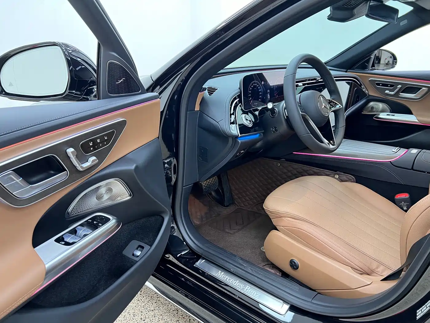 Mercedes-Benz E-Class 2024 Model E 300 L Luxury фото 9