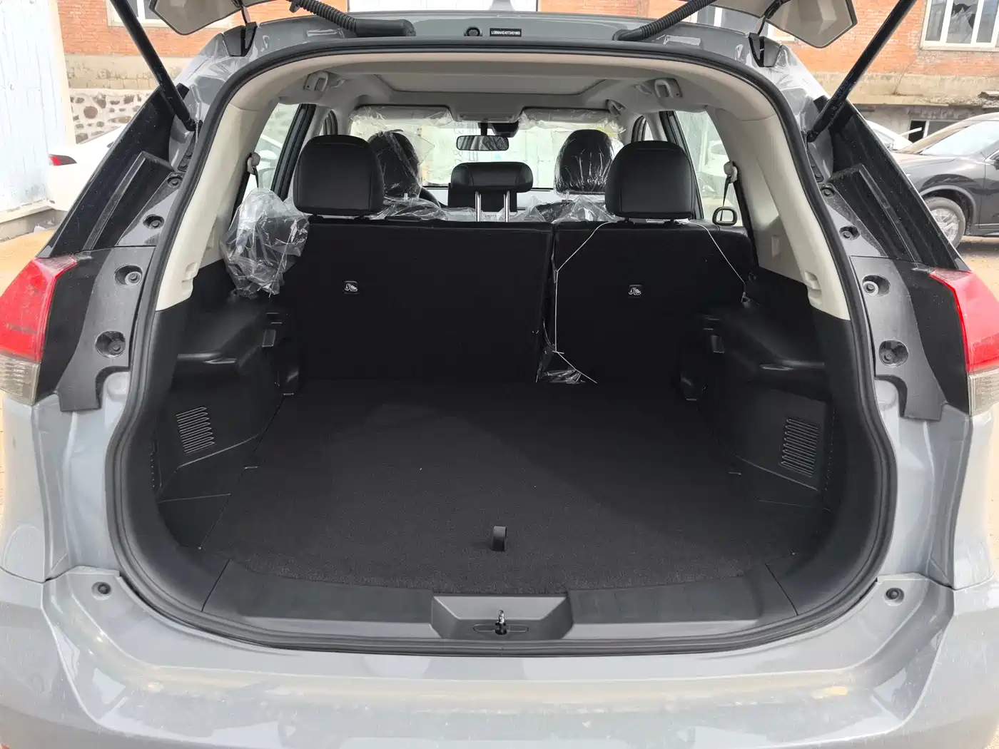 Nissan X-Trail 2026 2025 Honor 2.0L 2WD Leading Edition