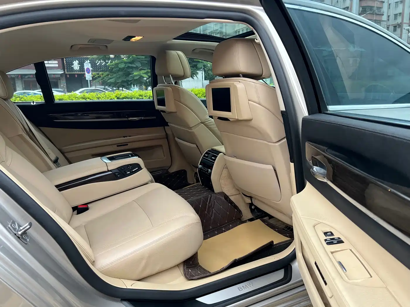 BMW 7 Series 2011 730Li Elegance фото 13