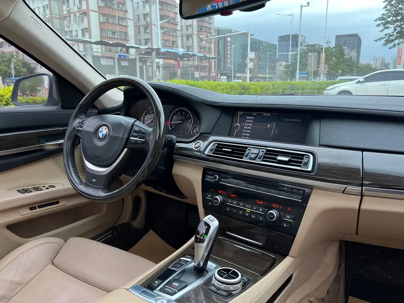 BMW 7 Series 2011 730Li Elegance фото 17