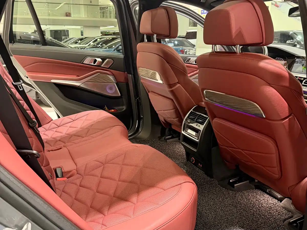 BMW X5 2022 Model xDrive 40Li M Sport Package фото 10