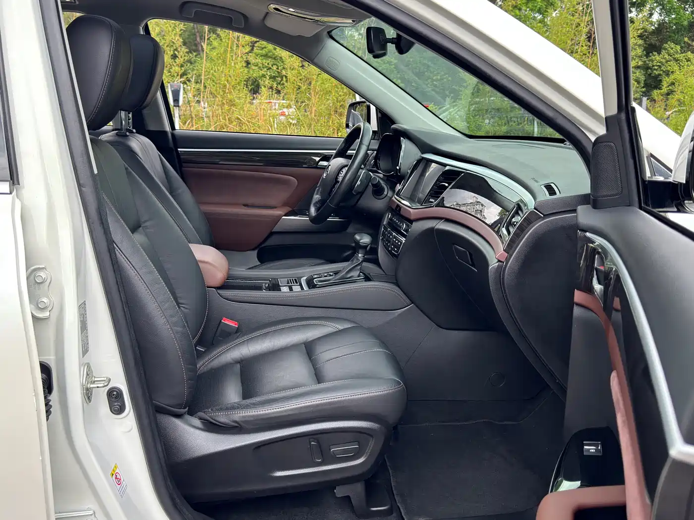 GAC Trumpchi Trumpchi GS8 2017 320T 2WD Luxury Smart Connect (7-seater) фото 10