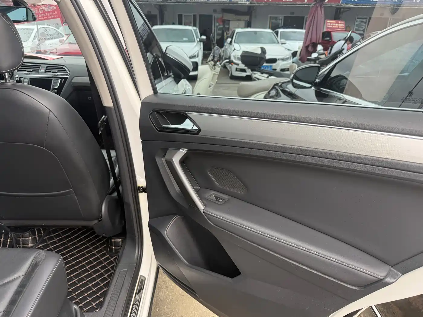 Volkswagen Tiguan L 2017 330TSI Automatic 2WD Comfort Edition фото 8