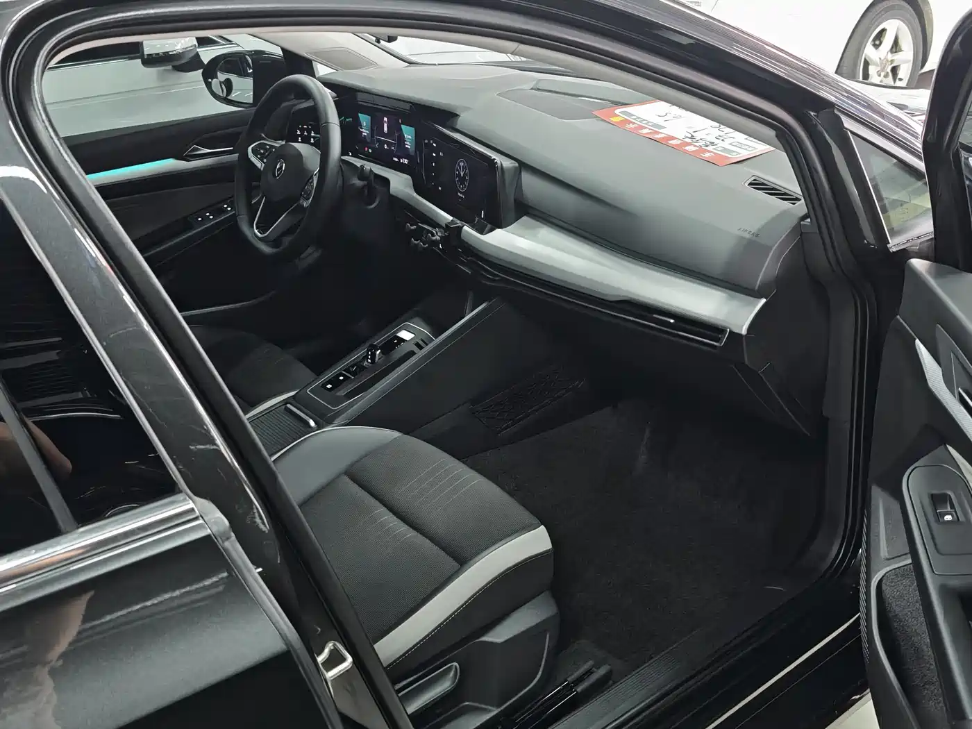 Volkswagen Golf 2023 280TSI DSG Pro фото 6