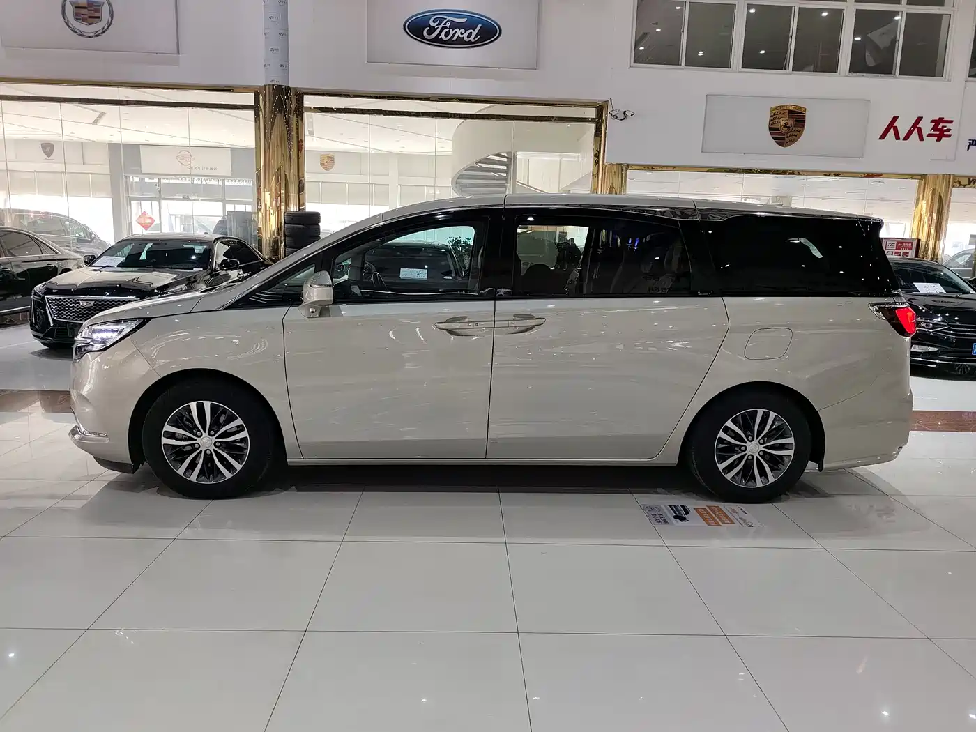 Buick GL8 2021 ES Landlord 653T Comfort фото 13
