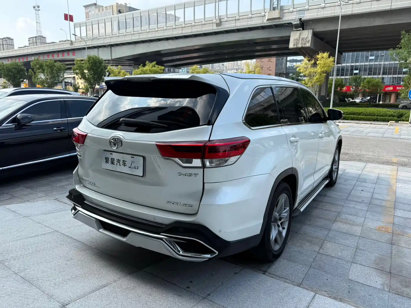 Фото 9 - Toyota Highlander