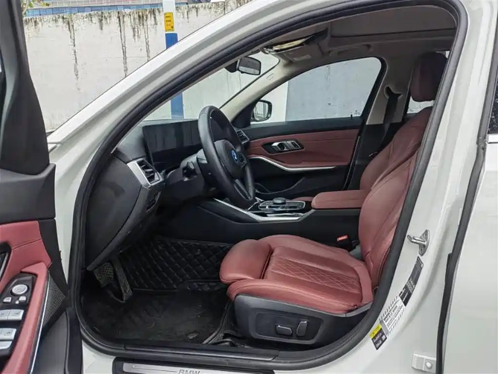 BMW i3 2024 eDrive 35 L фото 5
